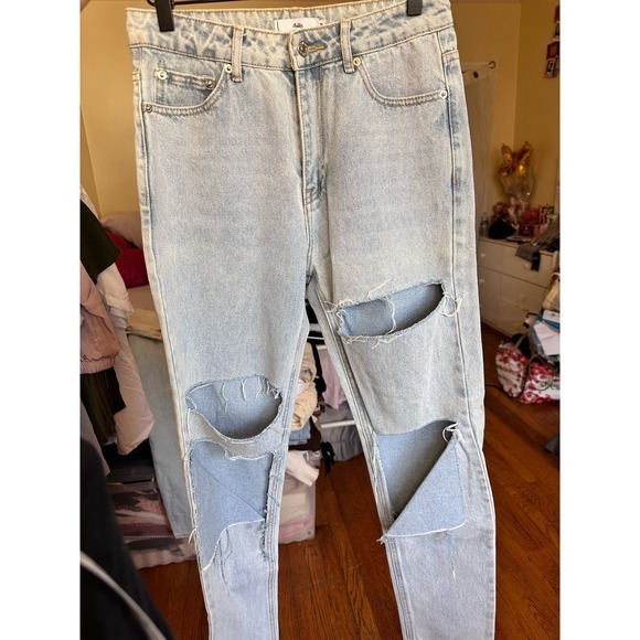 Adika Davis Straight Leg Distressed Jeans Size Medium Light Wash - Picture 10 of 13